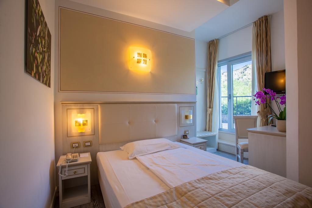Hotel Lido Blu - Surf&Bike Torbole Sul Garda Exterior foto
