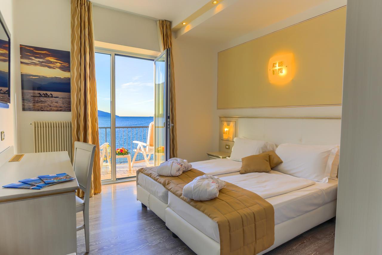Hotel Lido Blu - Surf&Bike Torbole Sul Garda Exterior foto