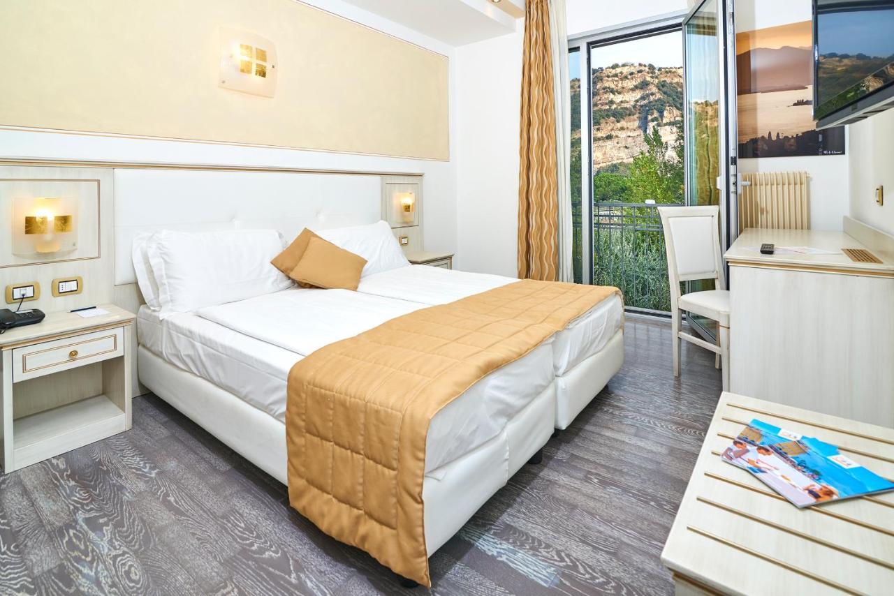 Hotel Lido Blu - Surf&Bike Torbole Sul Garda Exterior foto